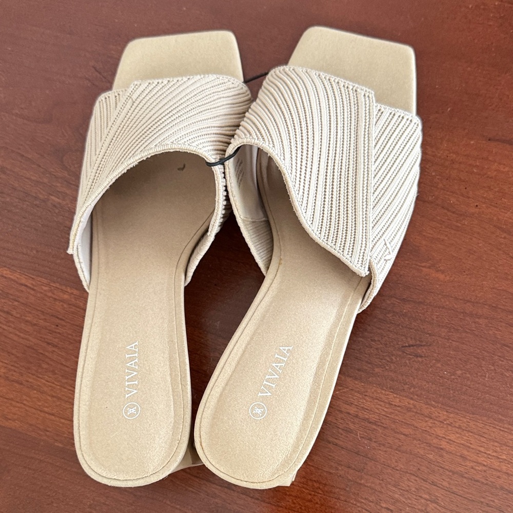 Vivaia gorgeous Beige Textured Heels Sz 42 / 10.5 block heel Jade pro square toe - Picture 3 of 13